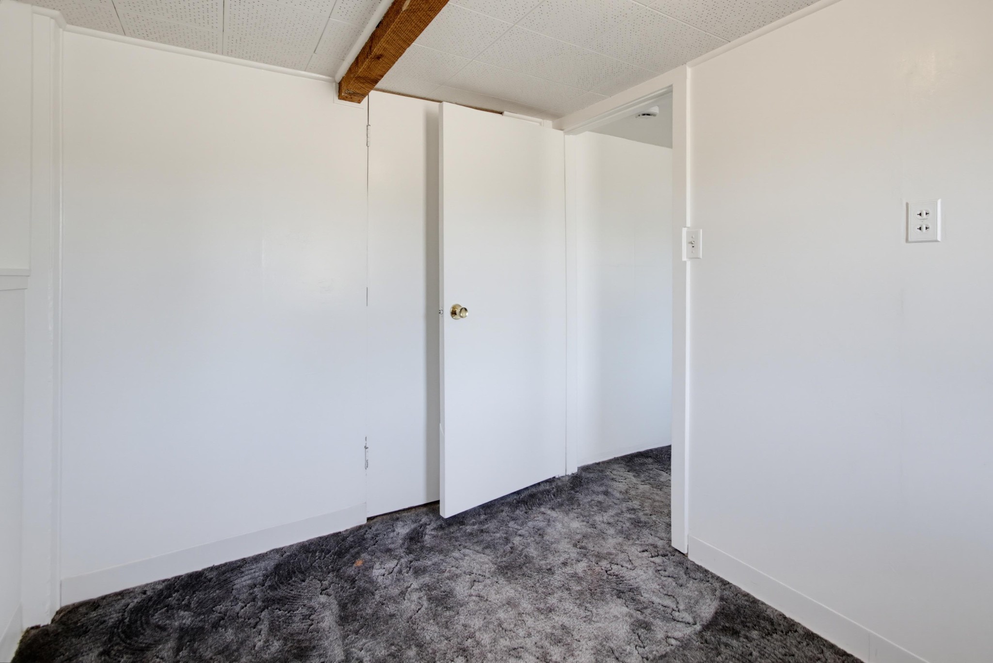 Virtual tour photo 28 of 47 for 243 North Ln