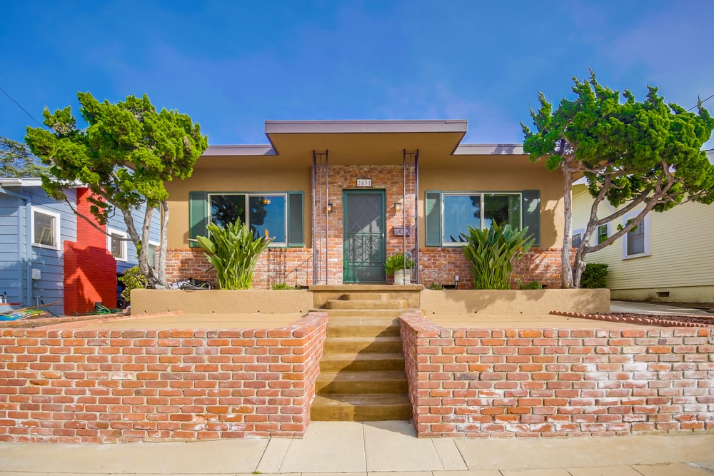 Virtual tour photo 1 of 46 for 2431 29th St