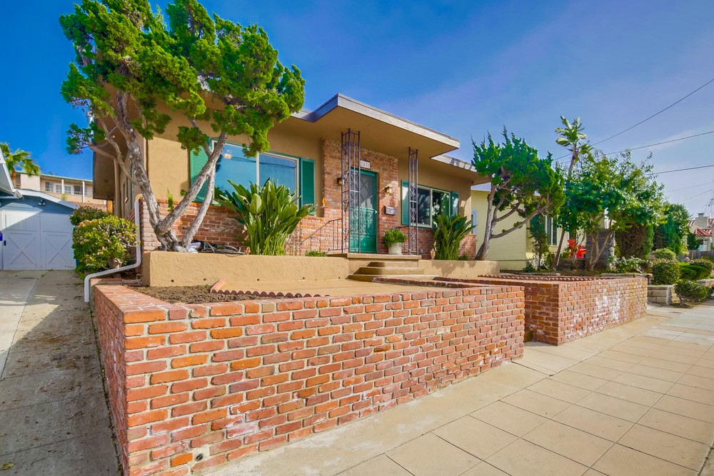 Virtual tour photo 4 of 46 for 2431 29th St