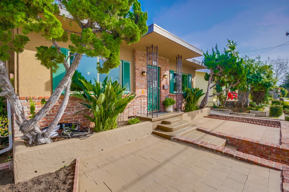 Virtual tour photo 5 of 46 for 2431 29th St