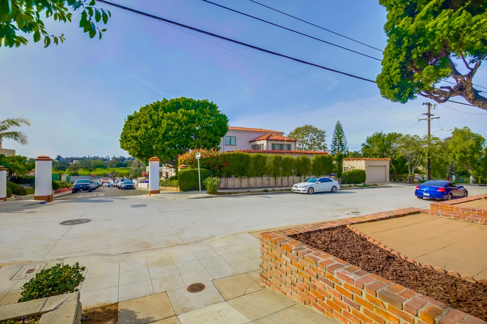 Virtual tour photo 8 of 46 for 2431 29th St