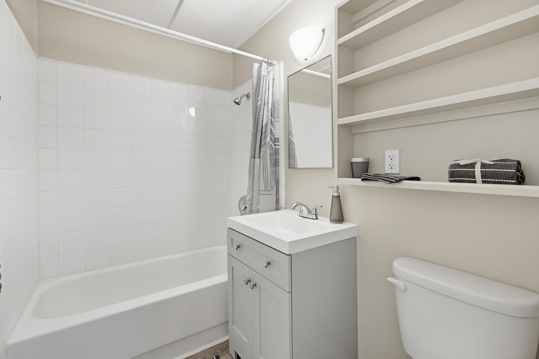 Virtual tour photo 27 of 59 for 244 Palomar St