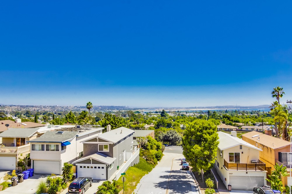 Virtual tour photo 47 of 60 for 2441 Geranium Street