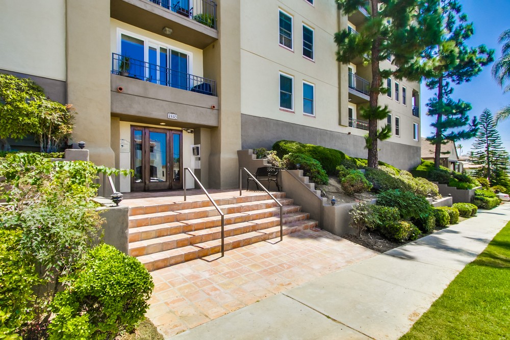Virtual tour photo 3 of 64 for 2445 Brant Street #209