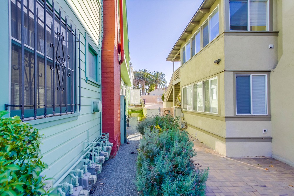 Virtual tour photo 17 of 22 for 2449 A St