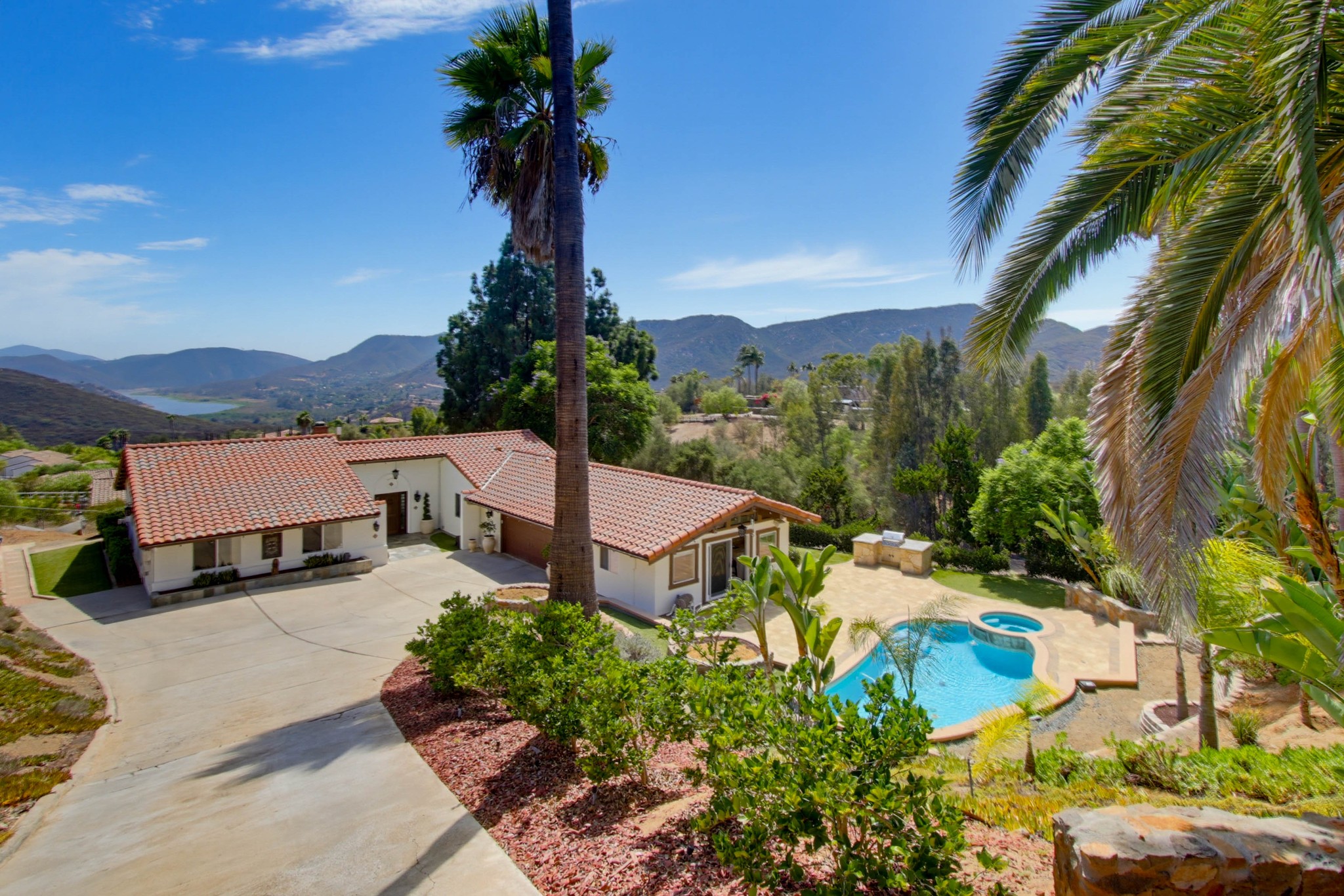 Virtual tour photo 5 of 108 for 2450 Vista Lago Terrace