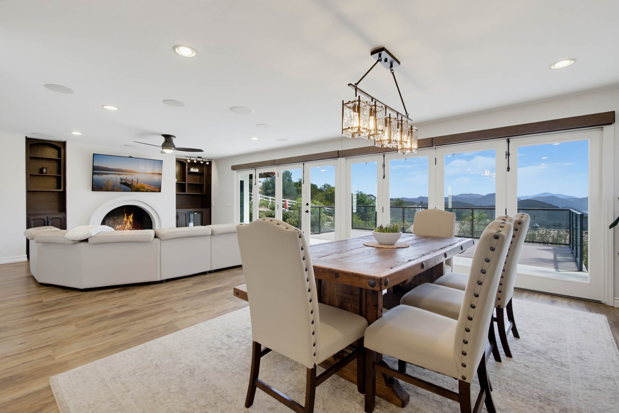 Virtual tour photo 14 of 108 for 2450 Vista Lago Terrace