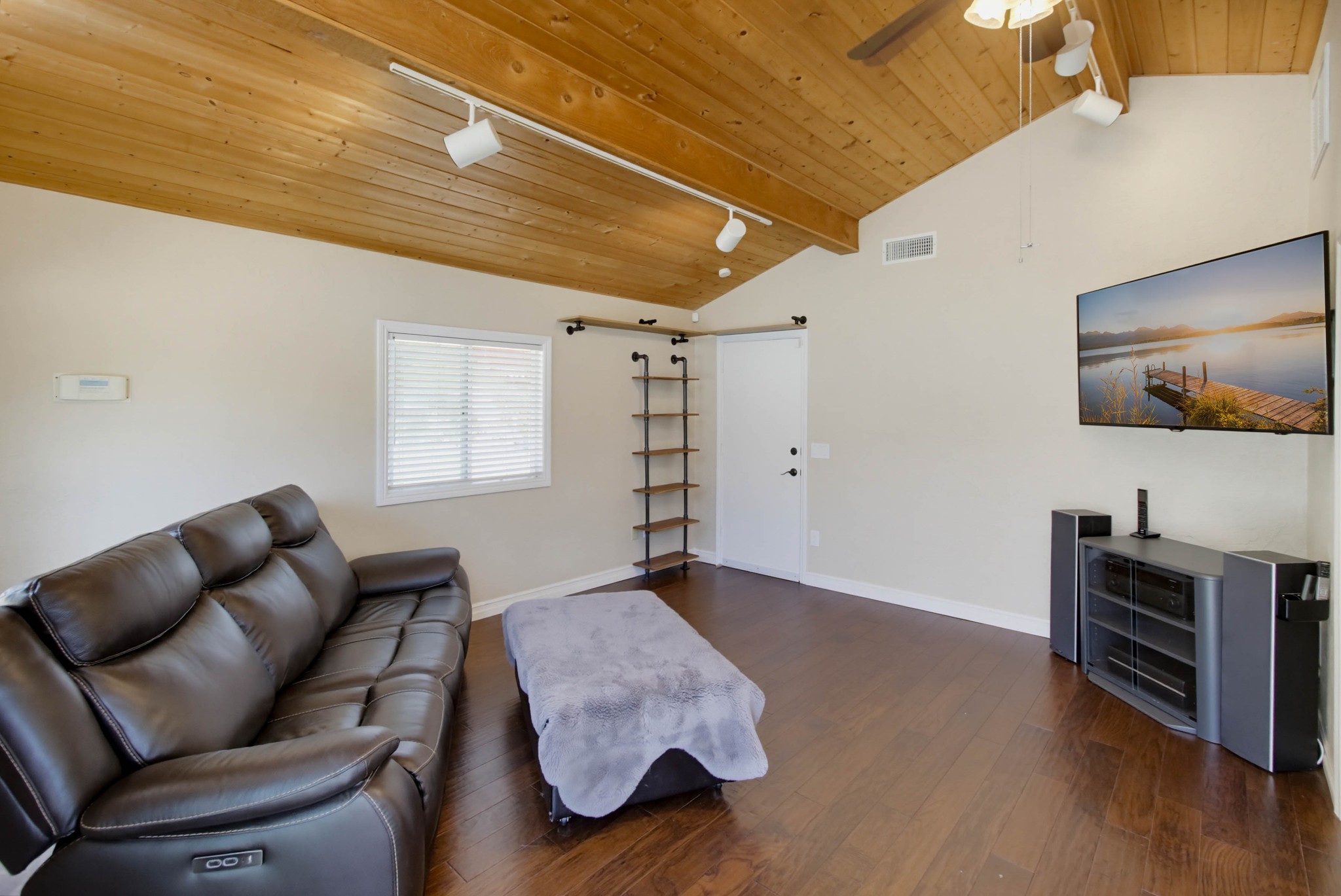 Virtual tour photo 26 of 108 for 2450 Vista Lago Terrace
