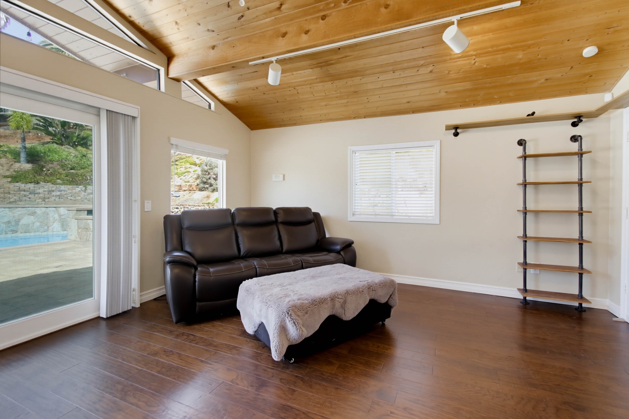 Virtual tour photo 27 of 108 for 2450 Vista Lago Terrace