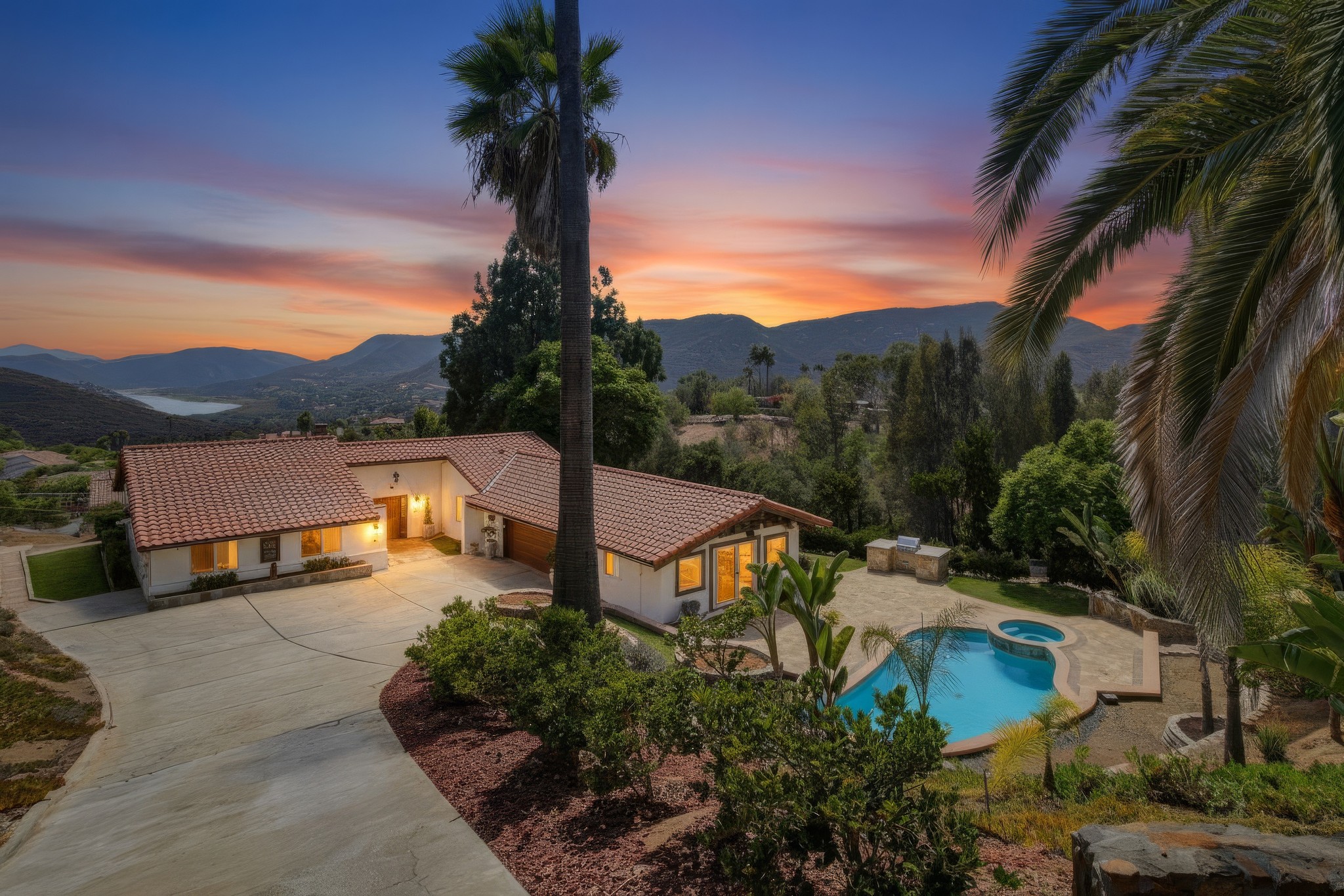 Virtual tour photo 76 of 108 for 2450 Vista Lago Terrace