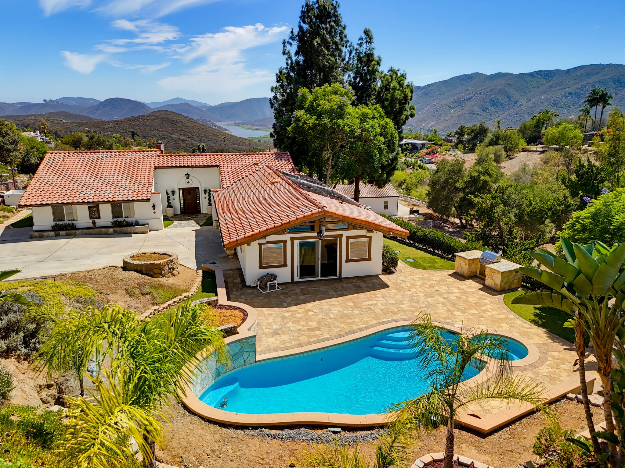 Virtual tour photo 81 of 108 for 2450 Vista Lago Terrace