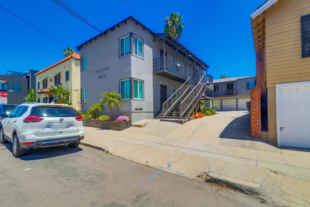 Virtual tour photo 1 of 31 for 2455 Union St