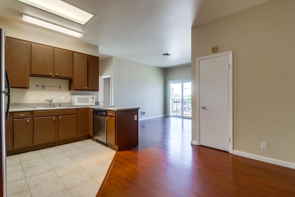 Virtual tour photo 3 of 27 for 246 W Washington St