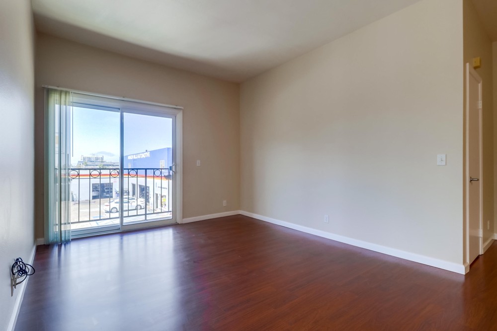 Virtual tour photo 4 of 27 for 246 W Washington St