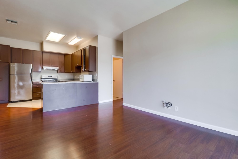 Virtual tour photo 6 of 27 for 246 W Washington St