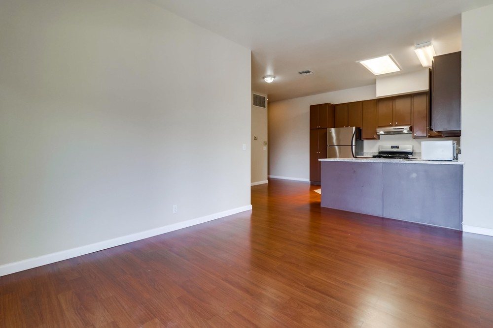 Virtual tour photo 7 of 27 for 246 W Washington St