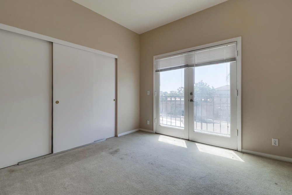 Virtual tour photo 11 of 27 for 246 W Washington St