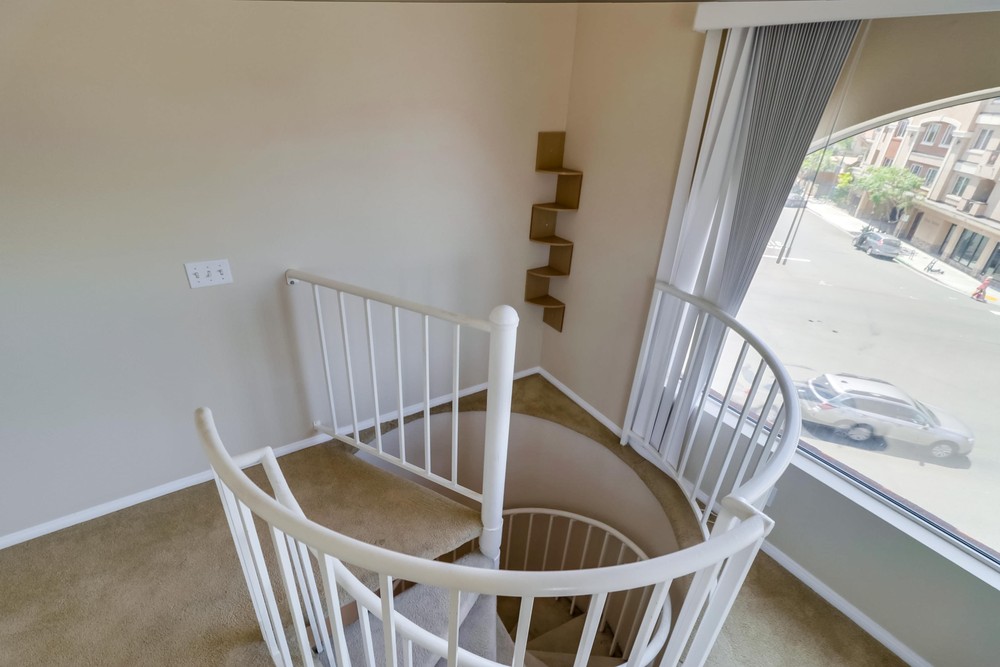 Virtual tour photo 15 of 27 for 246 W Washington St