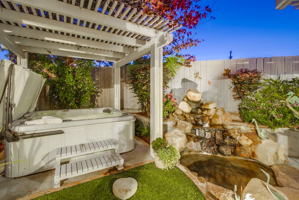 Virtual tour photo 10 of 47 for 2460 Blue Jay Dr
