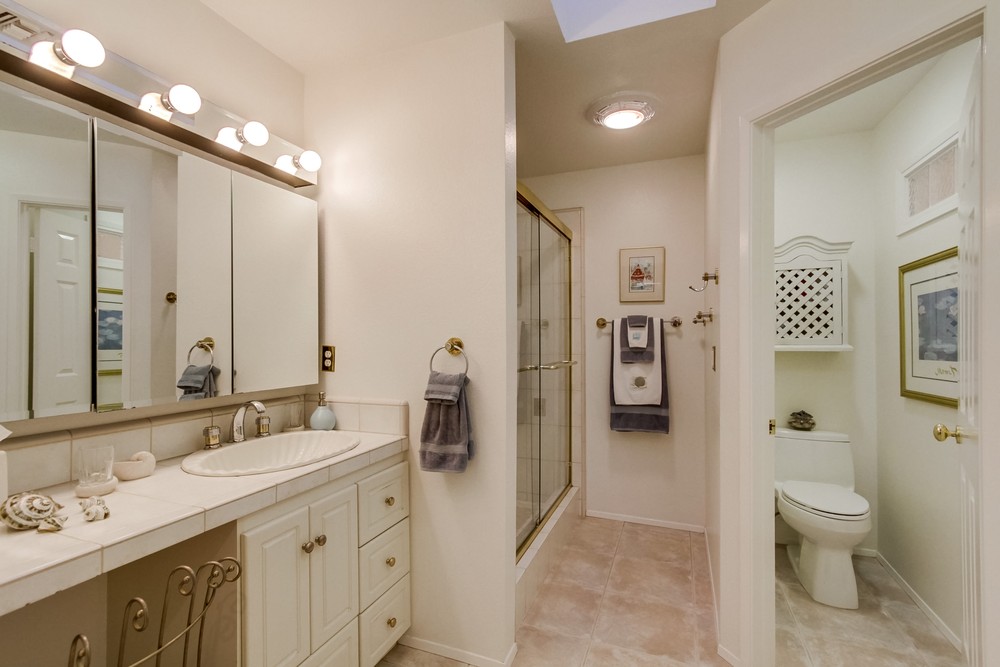 Virtual tour photo 30 of 47 for 2460 Blue Jay Dr