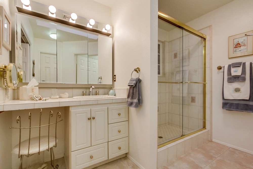 Virtual tour photo 31 of 47 for 2460 Blue Jay Dr