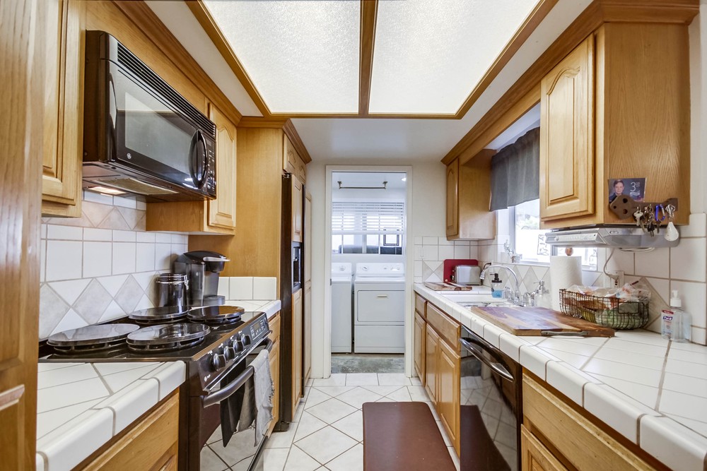 Virtual tour photo 18 of 37 for 2466 Congress St
