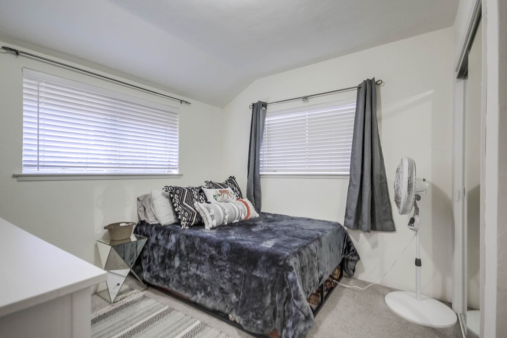Virtual tour photo 27 of 37 for 2466 Congress St