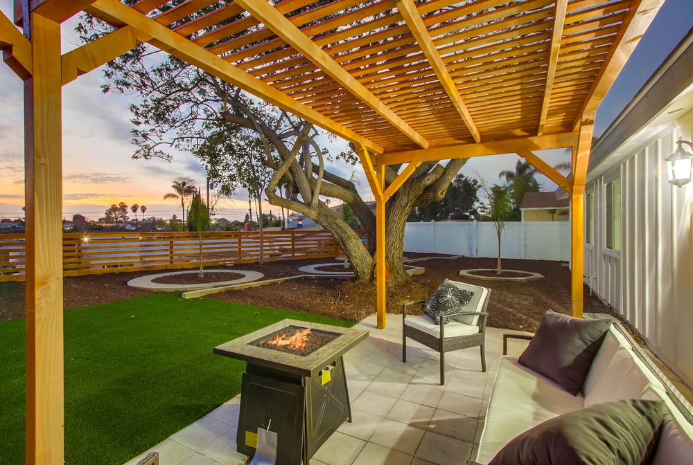 Virtual tour photo 10 of 84 for 2468 Larrabee Pl