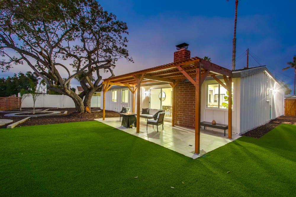 Virtual tour photo 12 of 84 for 2468 Larrabee Pl