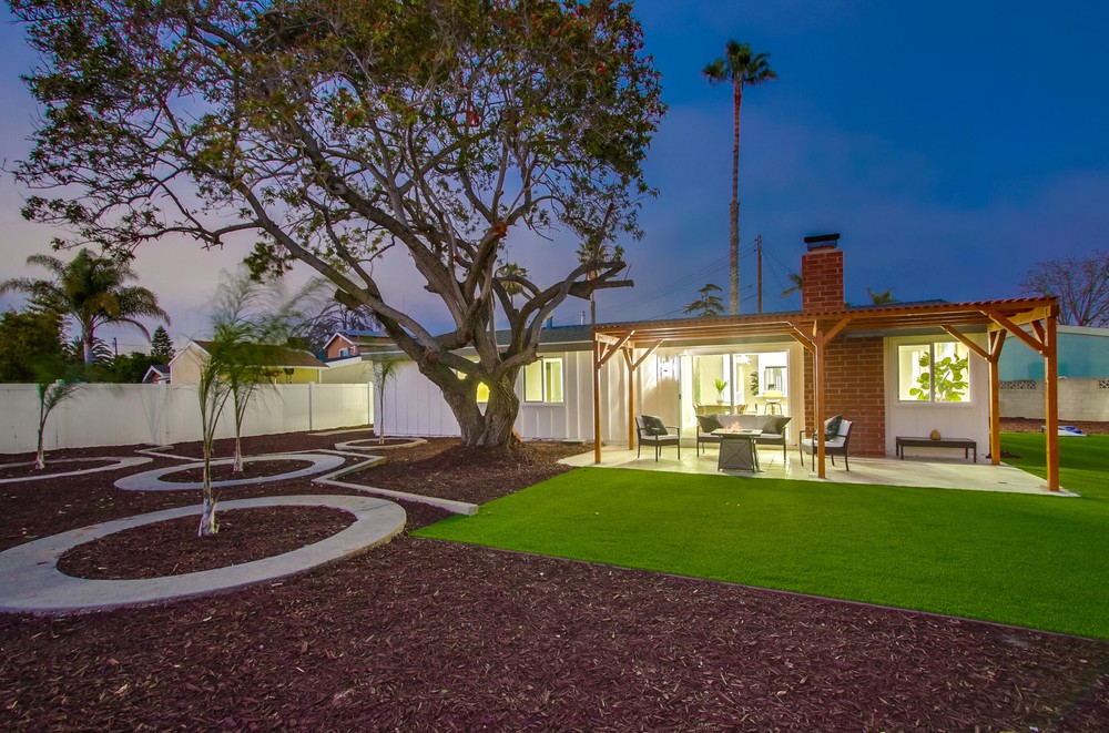 Virtual tour photo 15 of 84 for 2468 Larrabee Pl