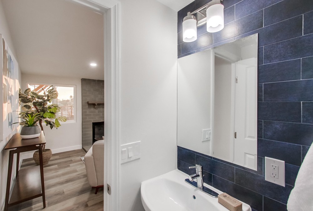 Virtual tour photo 41 of 84 for 2468 Larrabee Pl