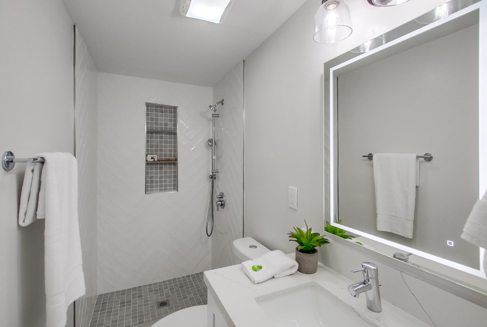 Virtual tour photo 51 of 84 for 2468 Larrabee Pl
