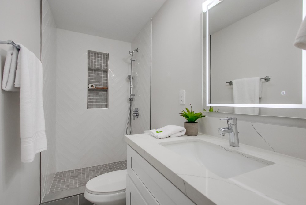 Virtual tour photo 52 of 84 for 2468 Larrabee Pl