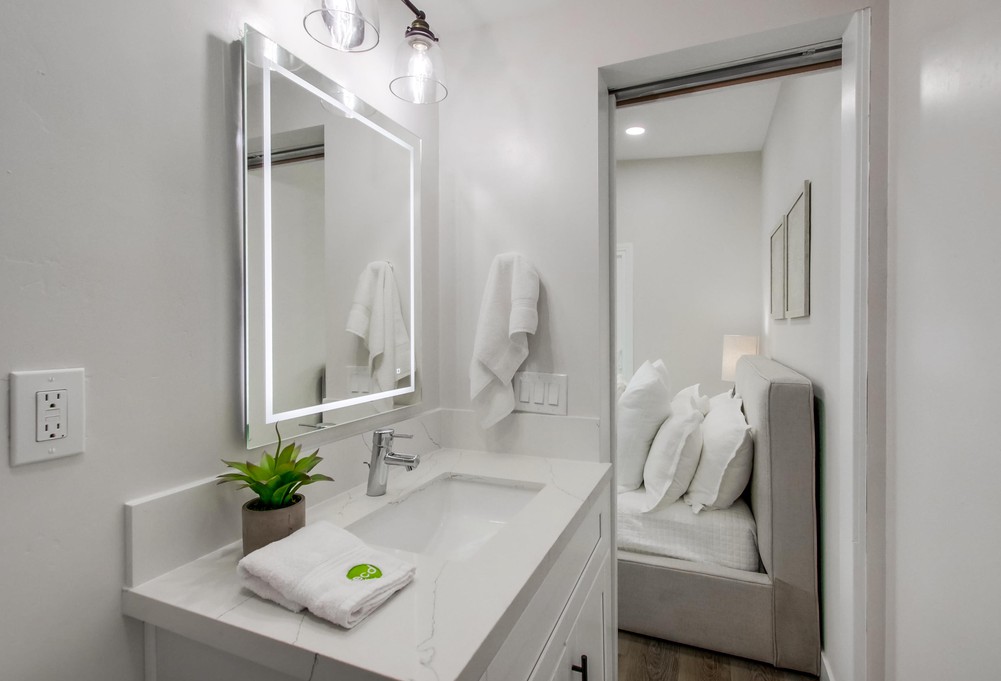 Virtual tour photo 54 of 84 for 2468 Larrabee Pl