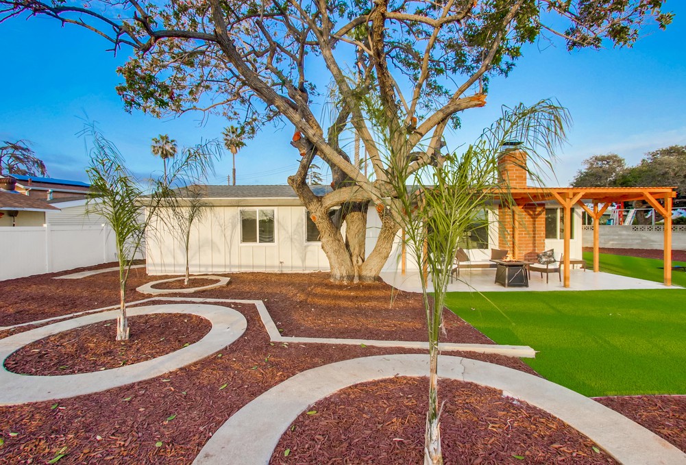 Virtual tour photo 75 of 84 for 2468 Larrabee Pl