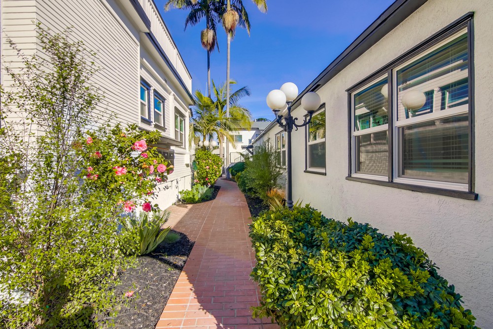 Virtual tour photo 1 of 108 for 2470 B St