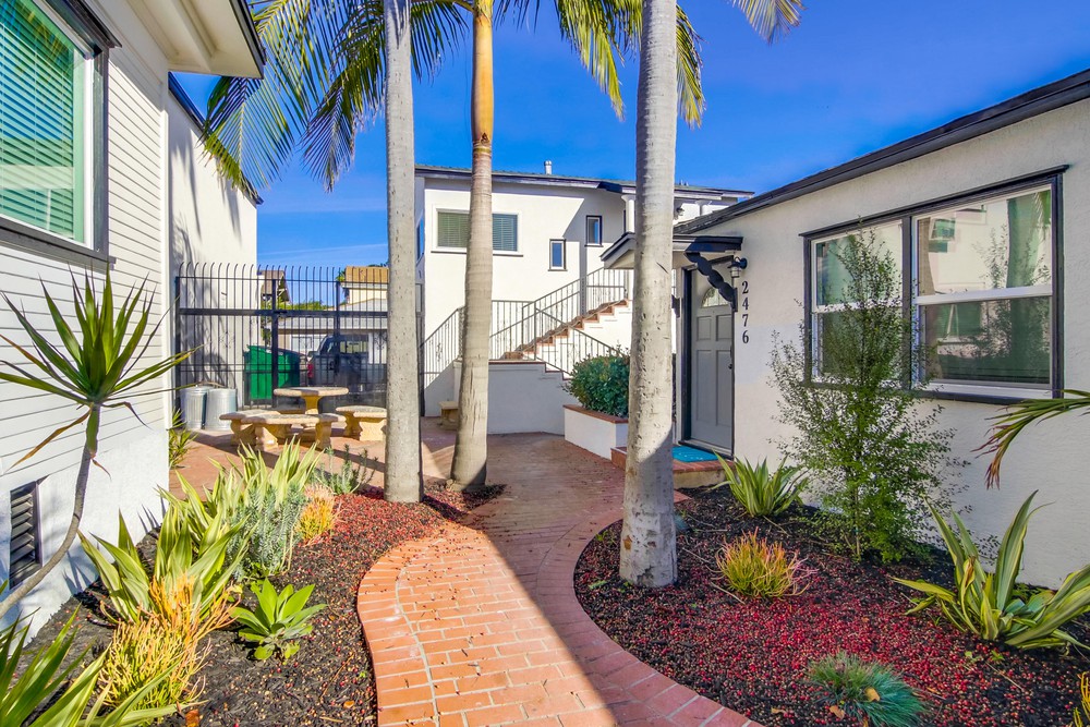 Virtual tour photo 3 of 108 for 2470 B St