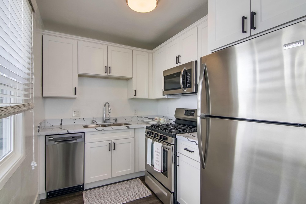 Virtual tour photo 12 of 108 for 2470 B St