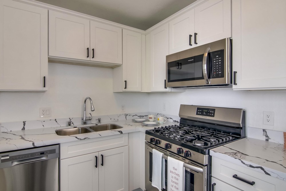 Virtual tour photo 13 of 108 for 2470 B St