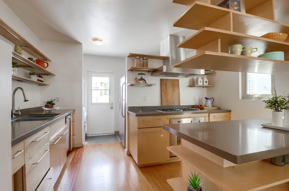 Virtual tour photo 21 of 53 for 2471 B St