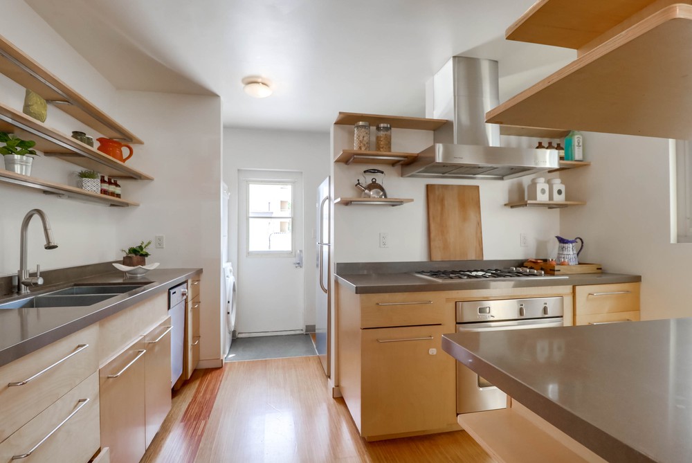 Virtual tour photo 22 of 53 for 2471 B St