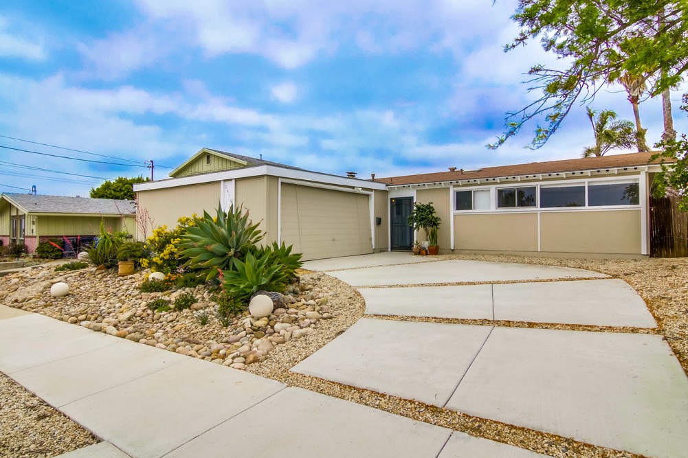 Virtual tour photo 1 of 52 for 2472 Monette Dr