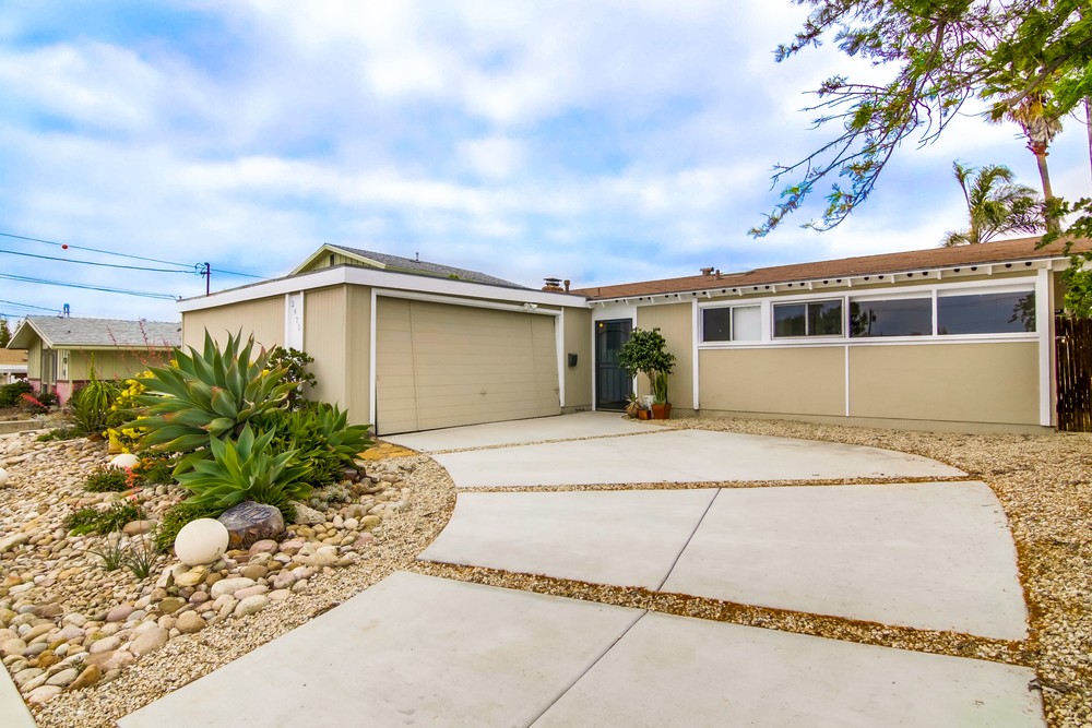 Virtual tour photo 5 of 52 for 2472 Monette Dr