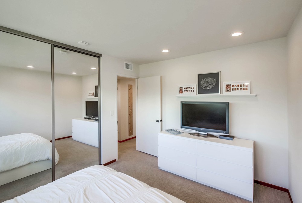Virtual tour photo 41 of 56 for 2473 Geranium St