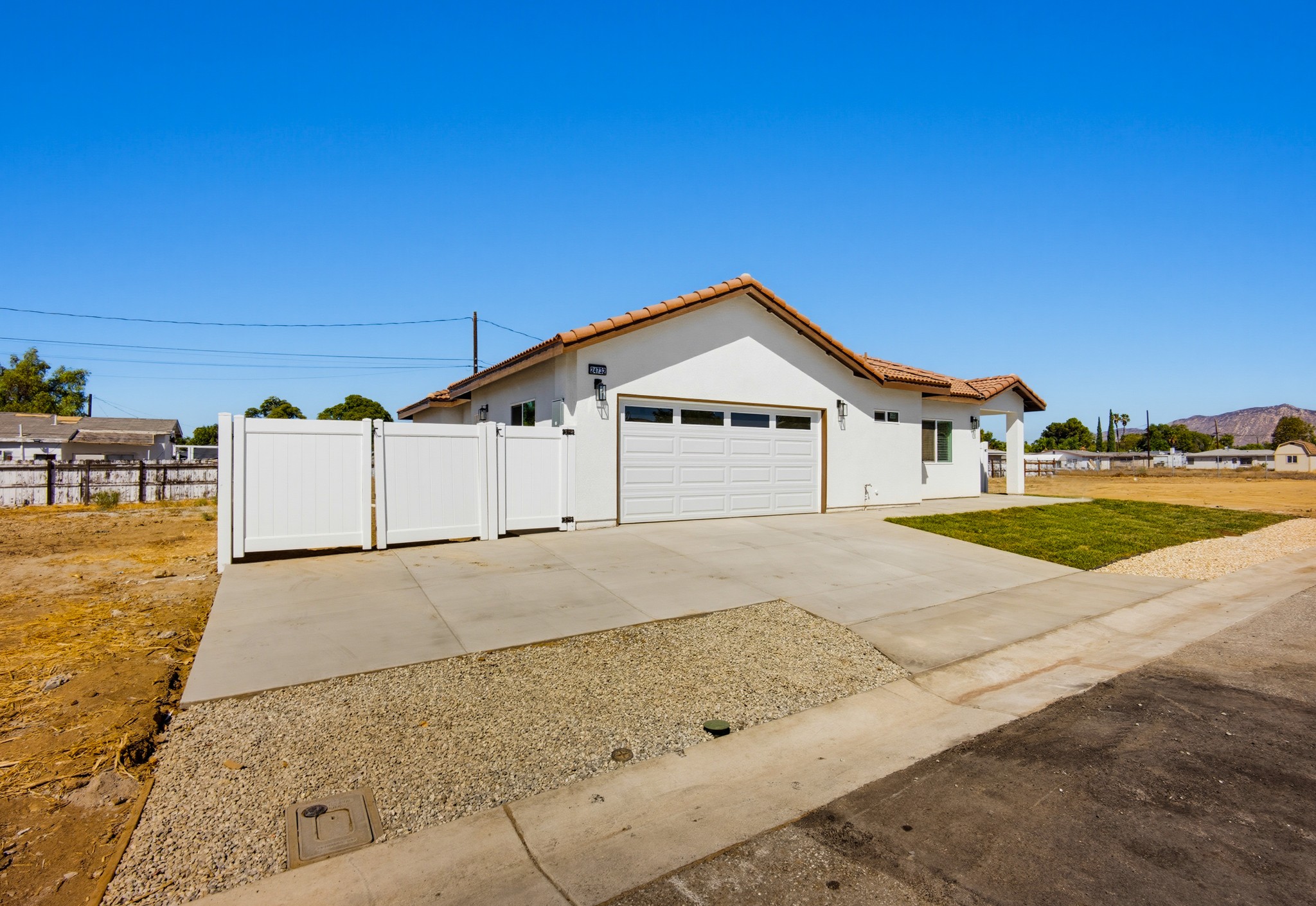 Virtual tour photo 3 of 44 for 24732 Eucalyptus Ave