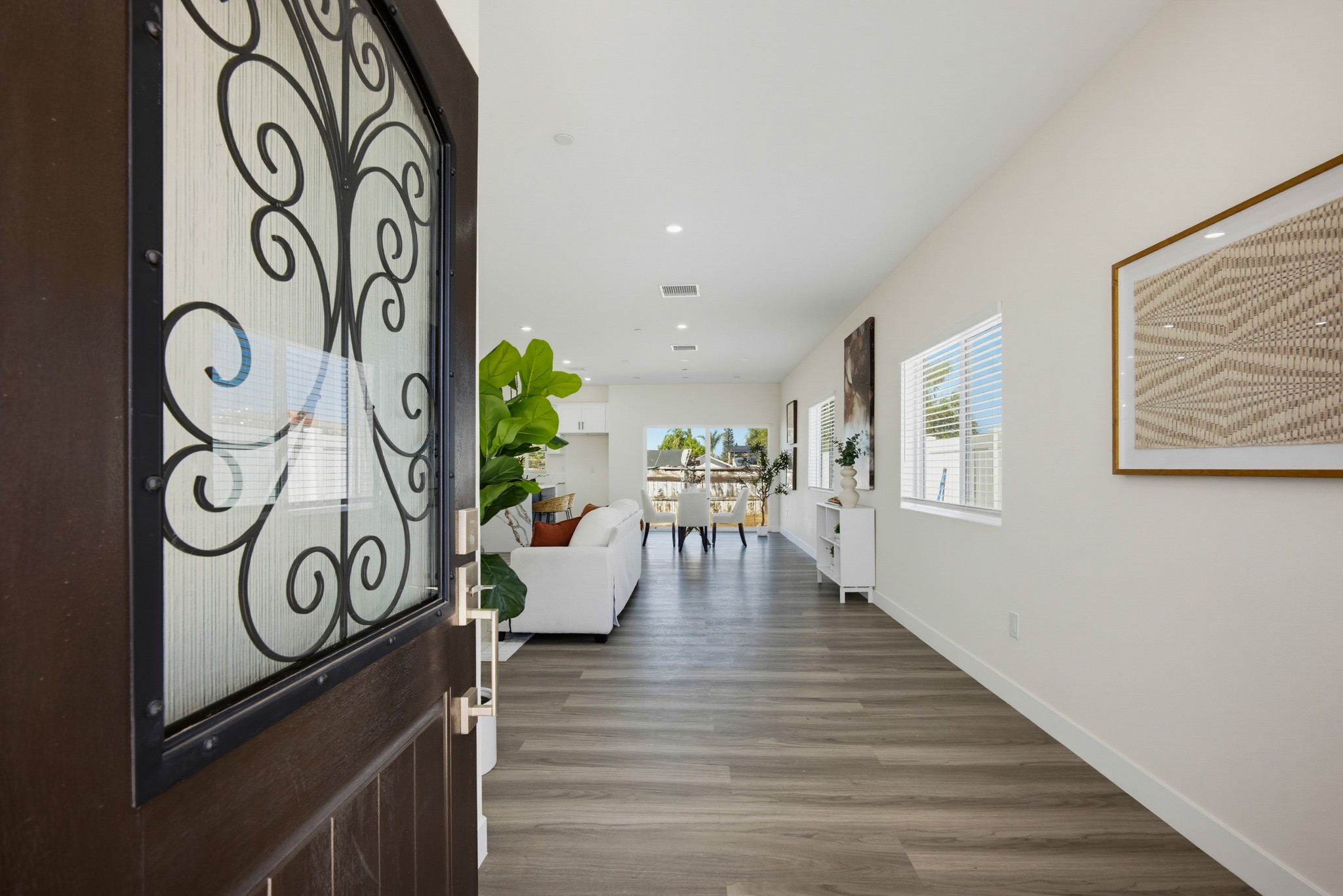 Virtual tour photo 5 of 44 for 24732 Eucalyptus Ave