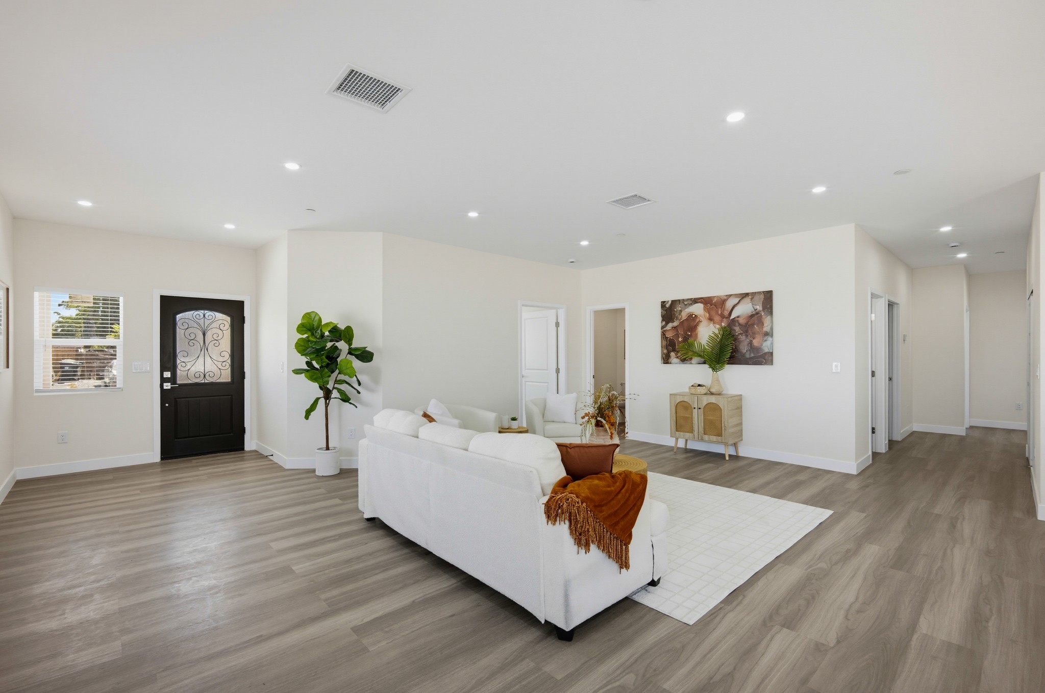 Virtual tour photo 11 of 44 for 24732 Eucalyptus Ave