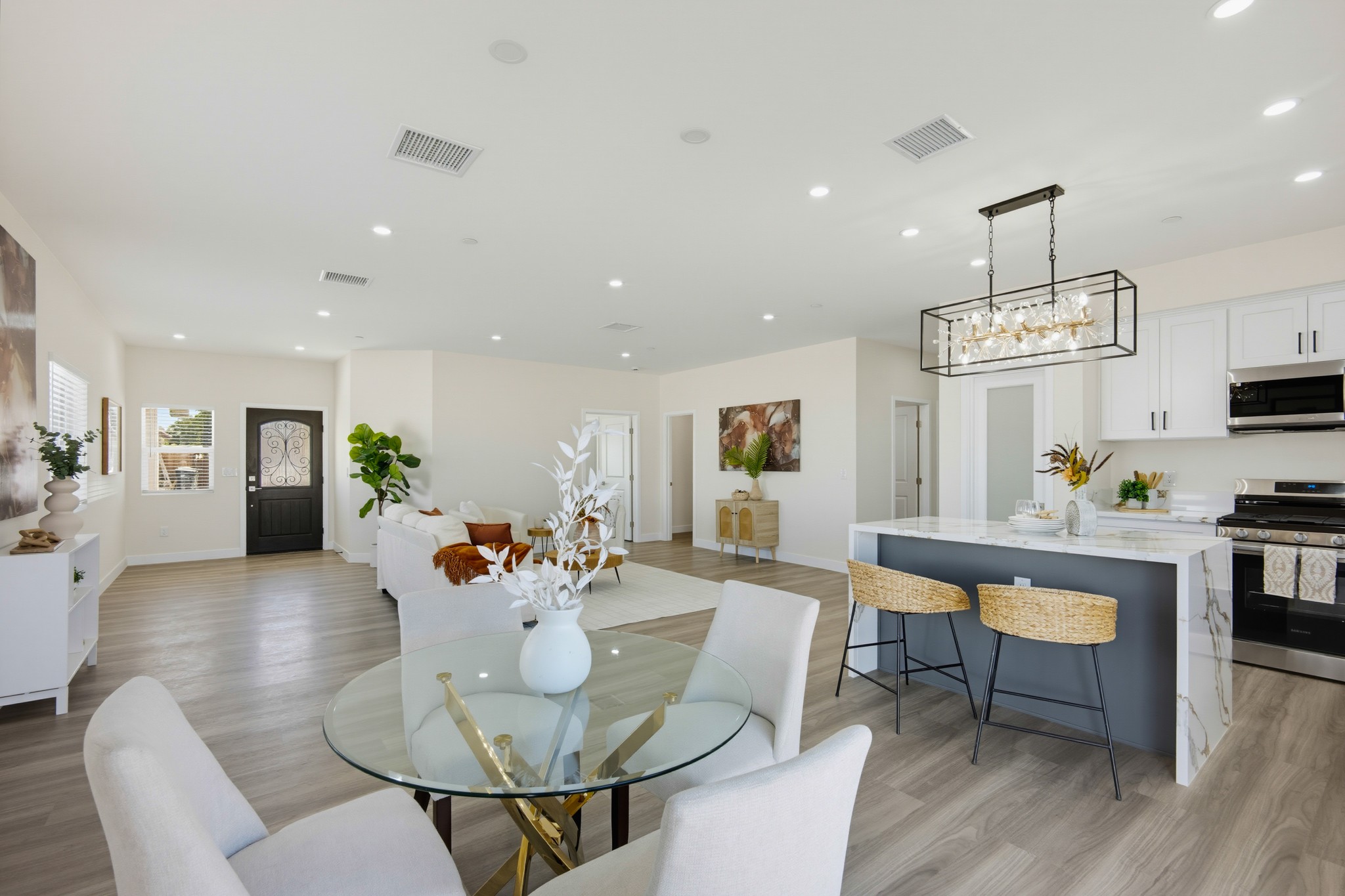Virtual tour photo 13 of 44 for 24732 Eucalyptus Ave