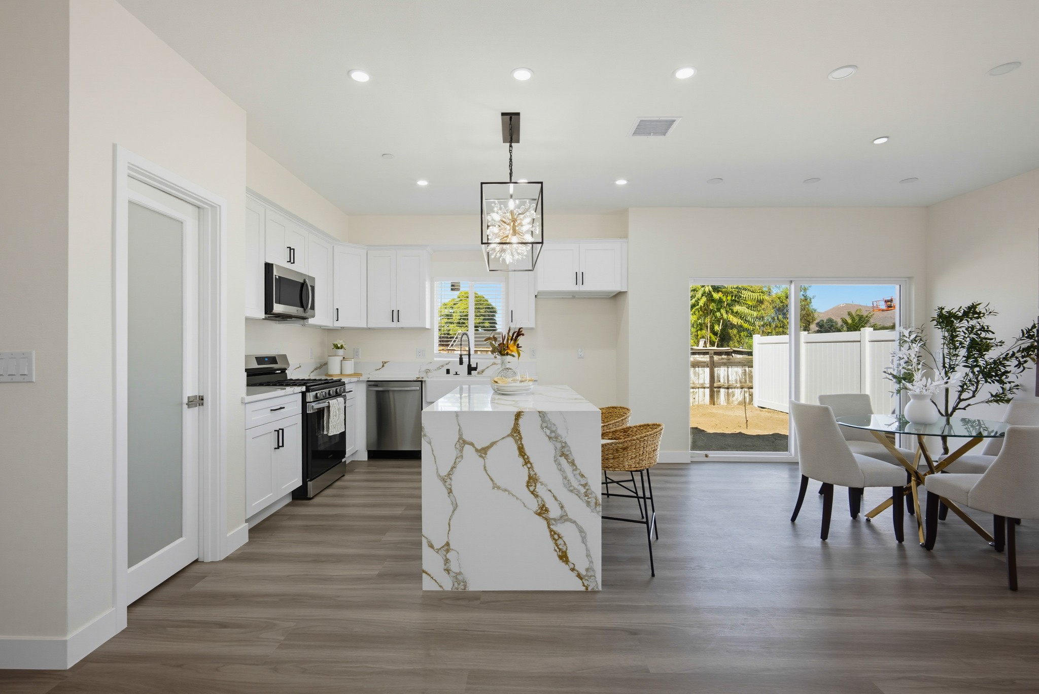 Virtual tour photo 14 of 44 for 24732 Eucalyptus Ave