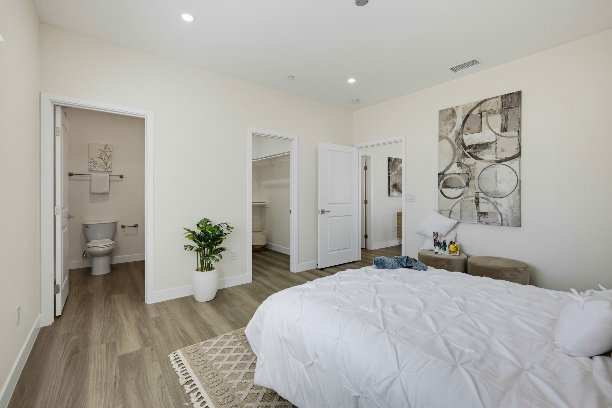 Virtual tour photo 23 of 44 for 24732 Eucalyptus Ave